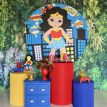 Três cilindros coloridos + mini cômoda azul +R$ 40,00